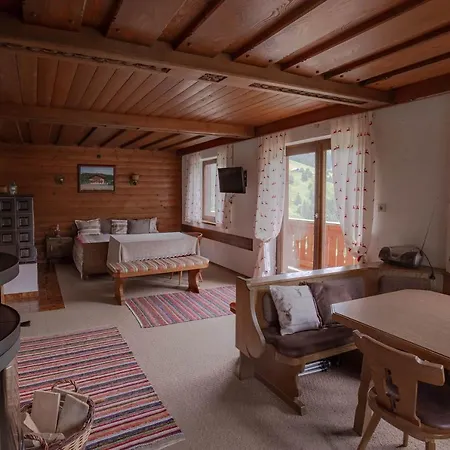 בית נופש Ferienhaus Almhutte Gut Muhlreit סנט ויט אים פונגאו